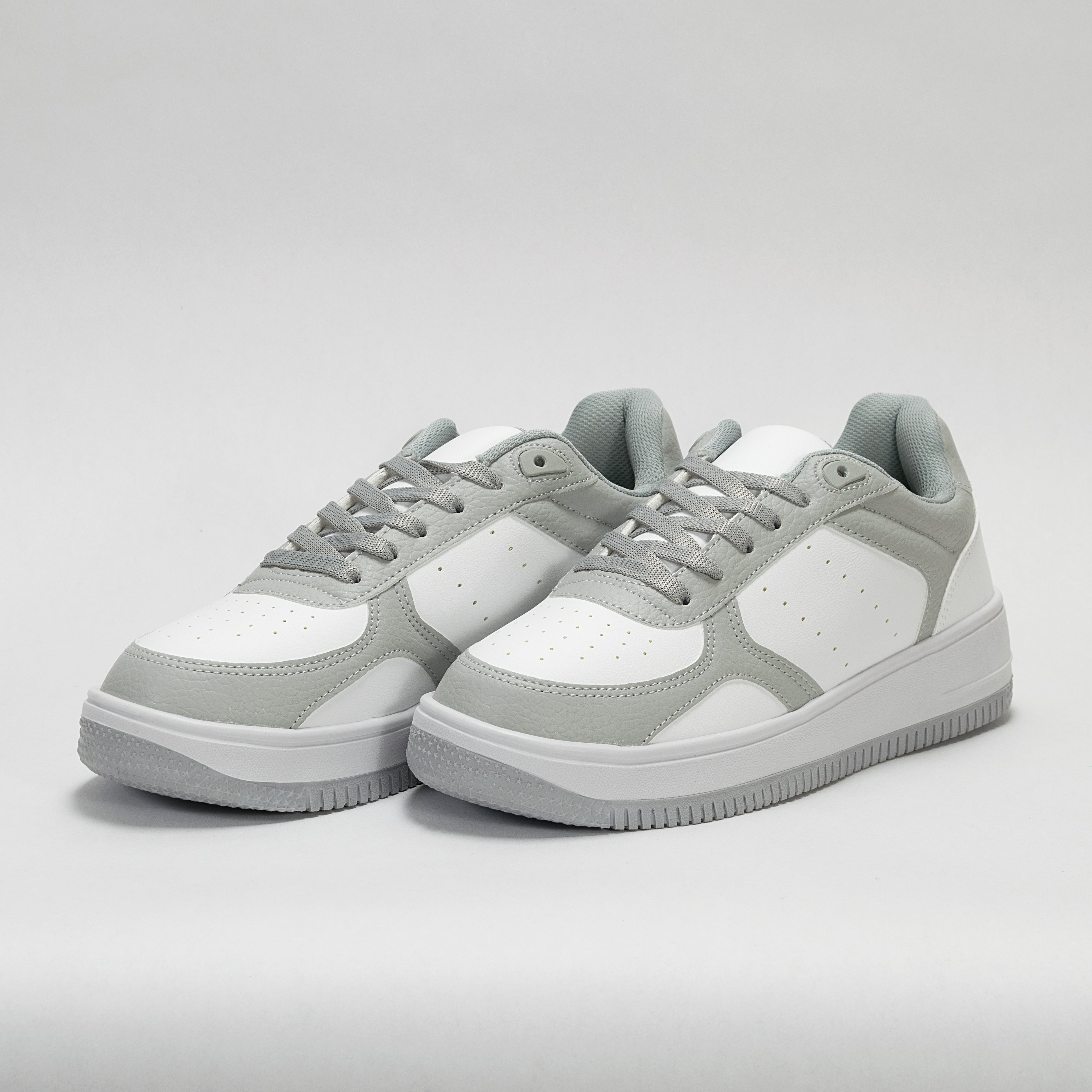 Sneaker Urbano estilo Streetwear Blanco y Gris Claro | Modelo 1250 B – High Elite