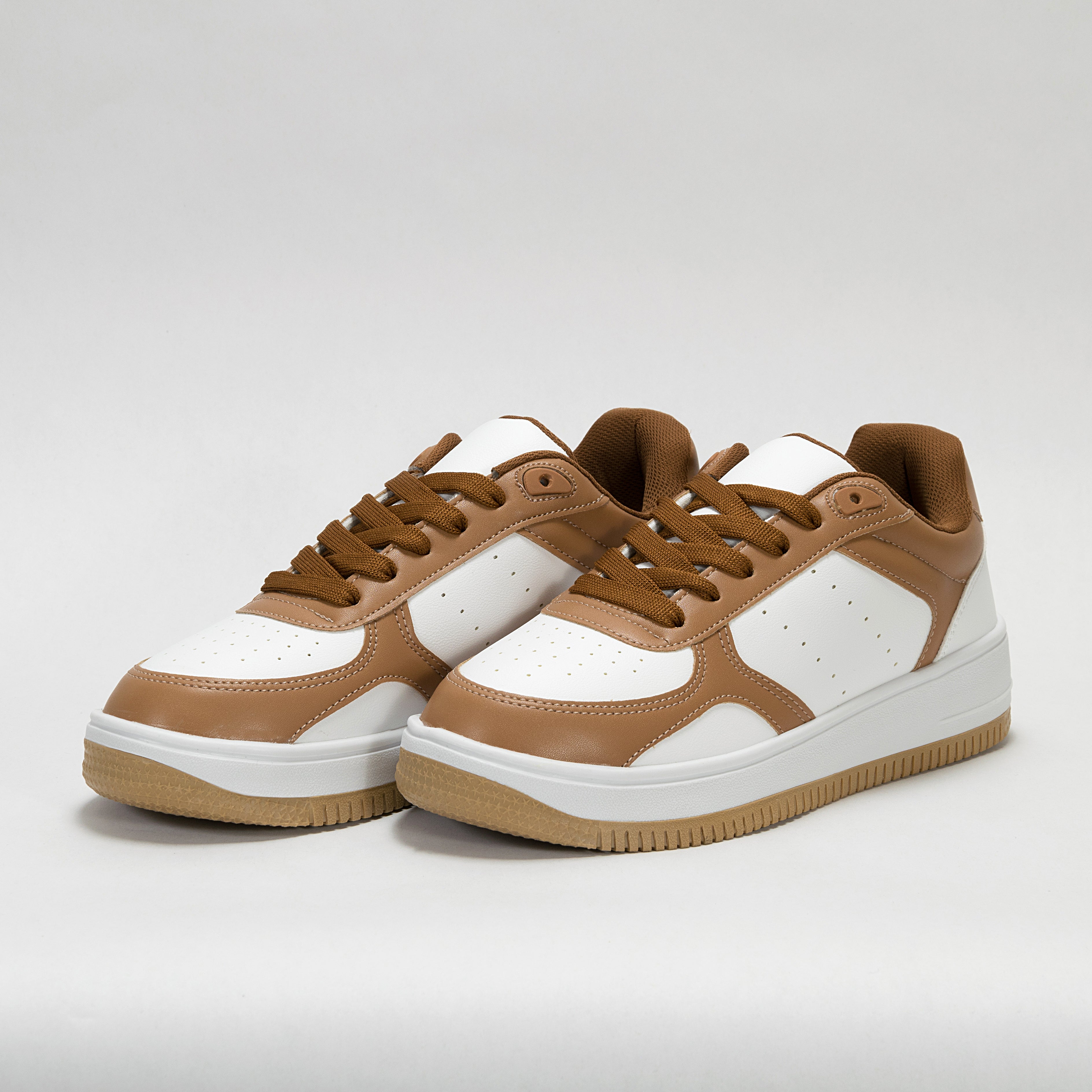 Sneaker Urbano estilo Streetwear Blanco y Camel | Modelo 1250 B – High Elite