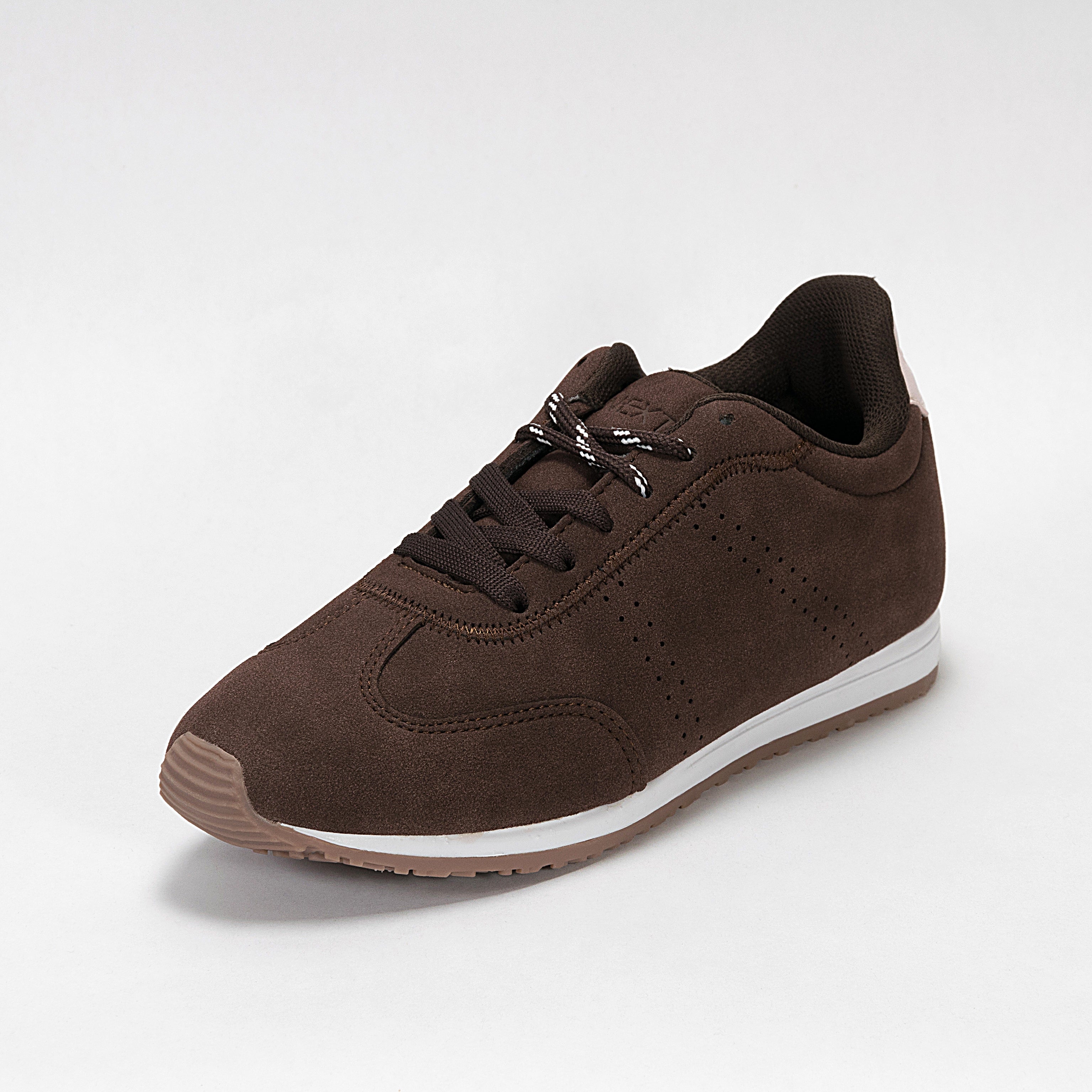 Sneaker Retro Urbano color Café | Modelo 674 – High Elite