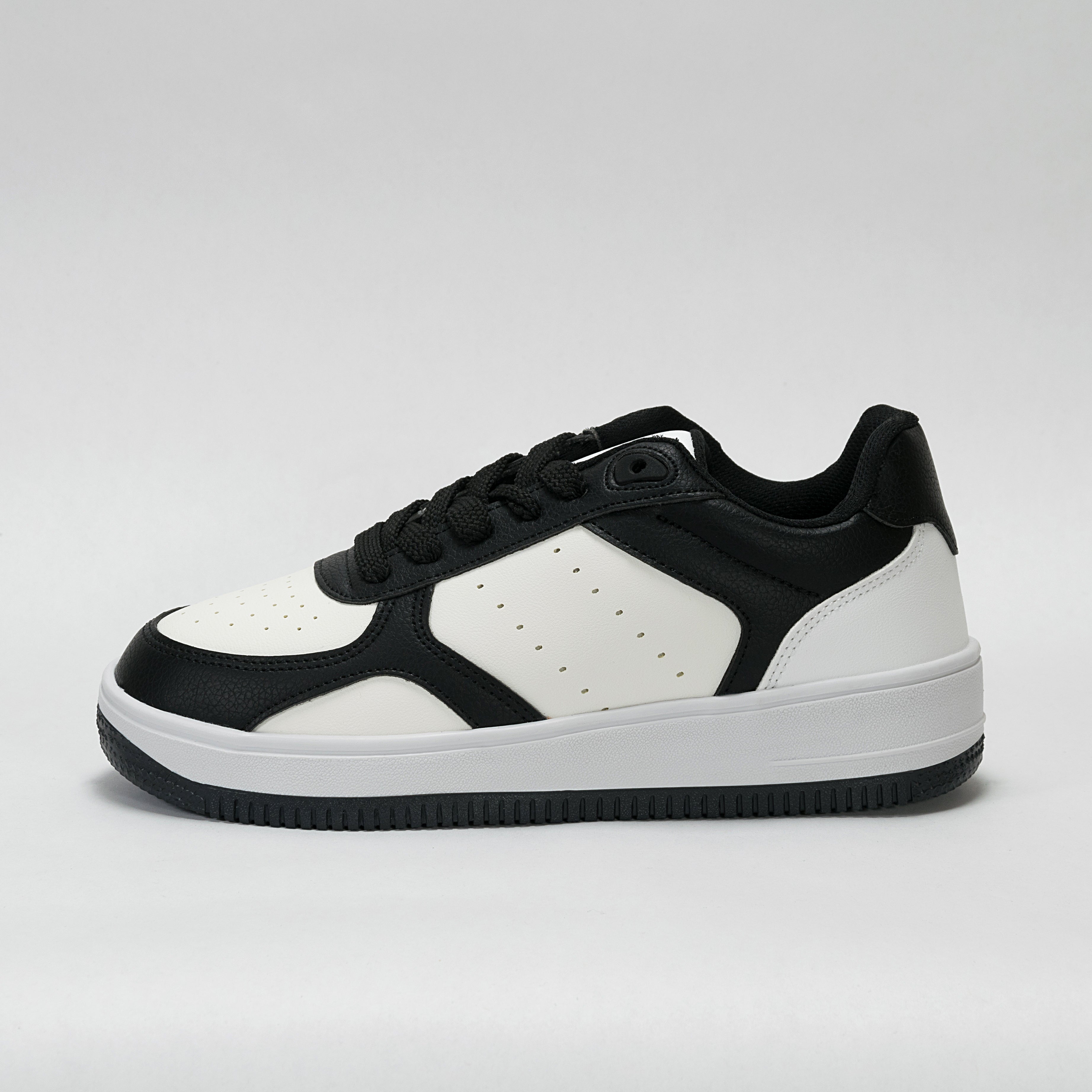 Sneaker Urbano estilo Streetwear Blanco Negro | Modelo 1250 B – High Elite