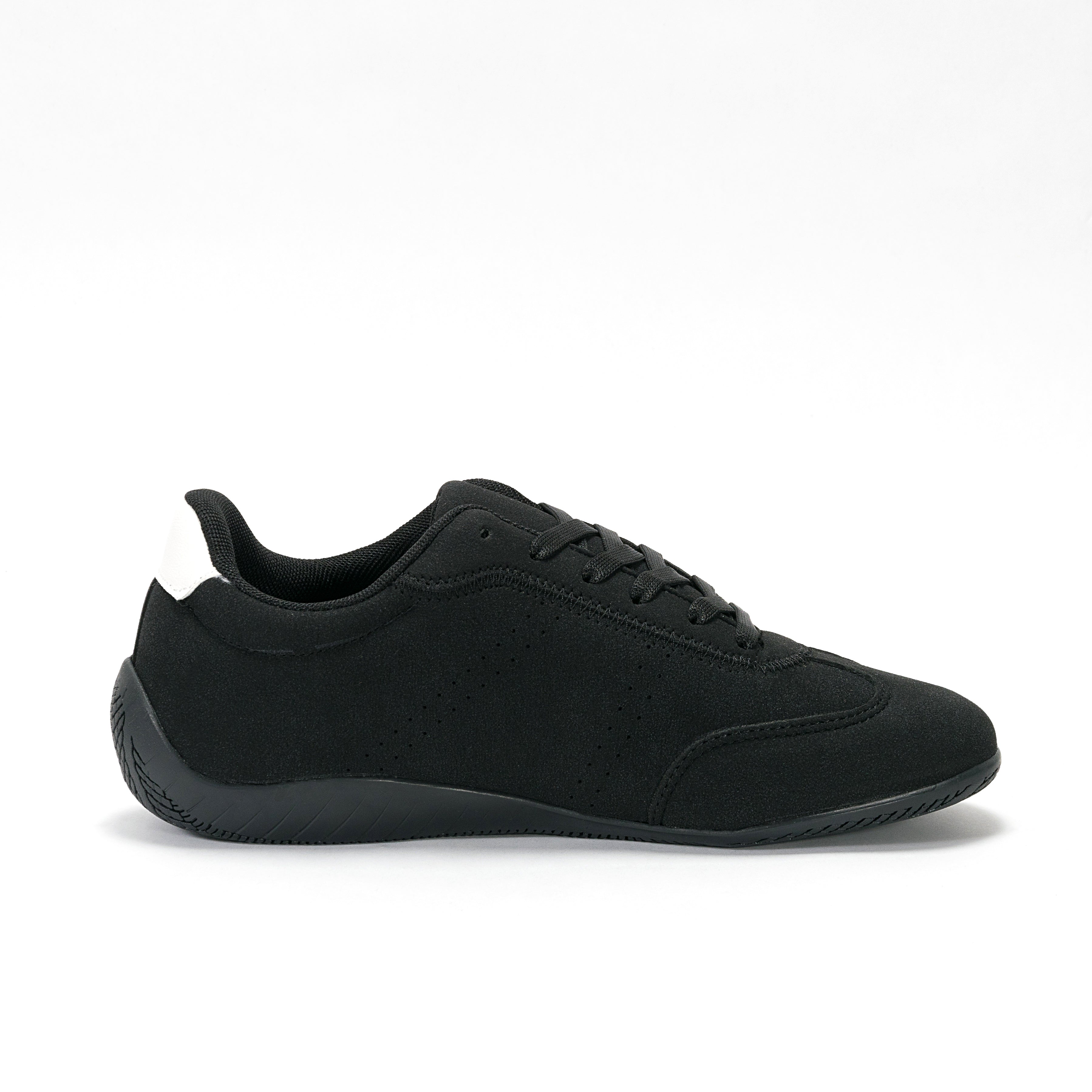 Sneaker Urbano estilo Minimalista color Negro | Modelo 674 B – High Elite