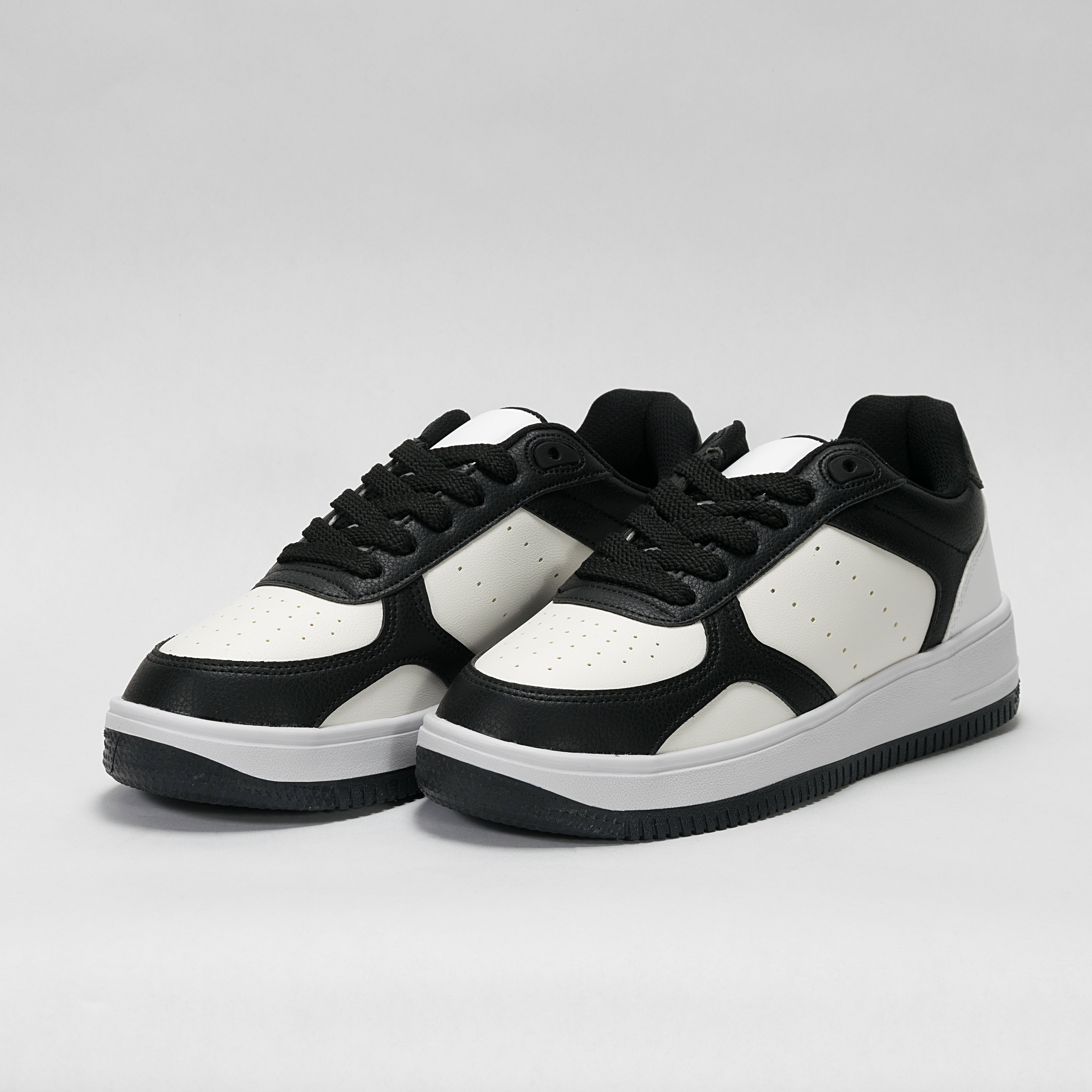 Sneaker Urbano estilo Streetwear Blanco Negro | Modelo 1250 B – High Elite